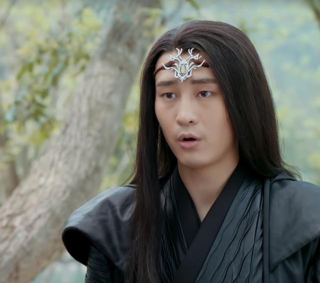 阴九幽的轻功天下无双,还有一人的轻功也是登峰造极,是谁?