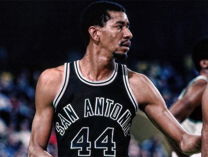 NBA第一节得分纪录是乐福,第三节汤普森,那第二节和第四节是谁