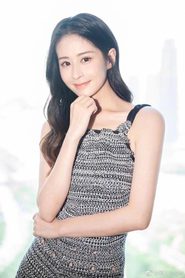 颖儿与经纪公司解约,感谢哥哥的照顾,早已当彼此为亲人。