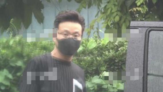 曾为婚内出轨道歉，王迅被曝与小18岁娇妻分居，约会美女7小时