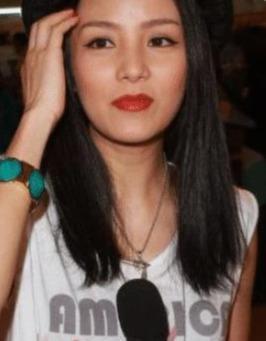 她被称为“小赵薇”，今38岁消失在娱乐圈