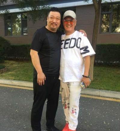 笑星贾冰神秘空降《乡村爱情10》，拜师赵本山传闻风急浪大！