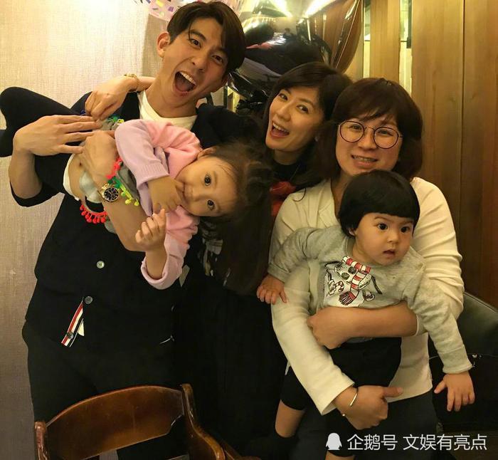 修杰楷过生日,贾静雯晒庆生照,一脸甜蜜引关注!