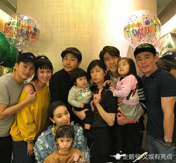 修杰楷过生日,贾静雯晒庆生照,一脸甜蜜引关注!