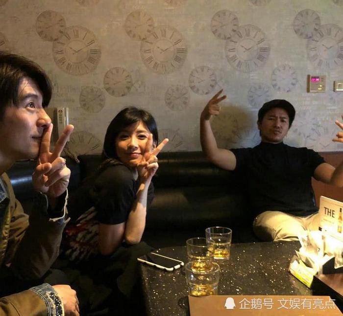 修杰楷过生日,贾静雯晒庆生照,一脸甜蜜引关注!