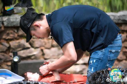 放开我baby 华晨宇哈琳高甜互动 黄景瑜豪豪相爱相杀?