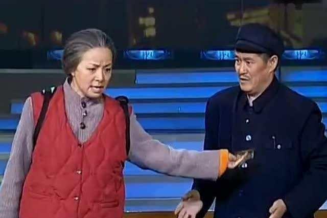 赵本山也去世了?赵本山相片被当遗像:剧组特意把照片p成黑白色