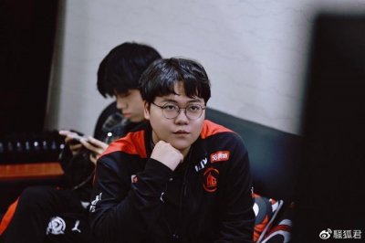 ​AG超玩会何去何从？首发名单引发粉丝强烈不满，对抗路已被架空！