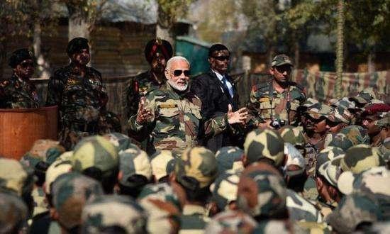 印军吹响进攻号角,一支精锐部队抵达边境,美提醒巴铁背后有盟友