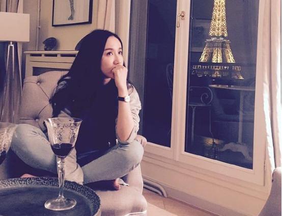 御姐胡一菲的“正经”家居照,“女神经”的女神生活范,装修内敛