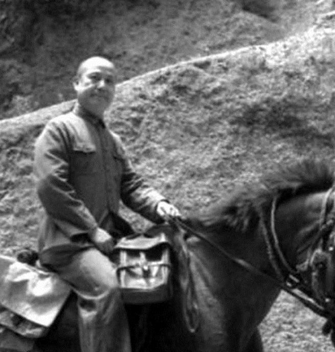 他虽是红军的手下败将,但和日军作战却有勇有谋,后在1949年起义