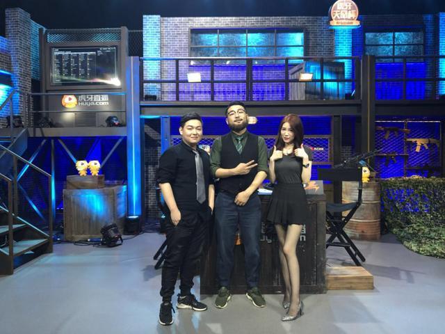 天命杯邀请美女主播担任解说,网友:看解说就好了