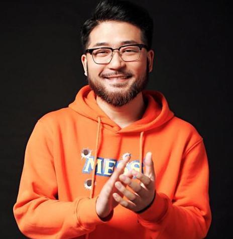 天命杯邀请美女主播担任解说,网友:看解说就好了