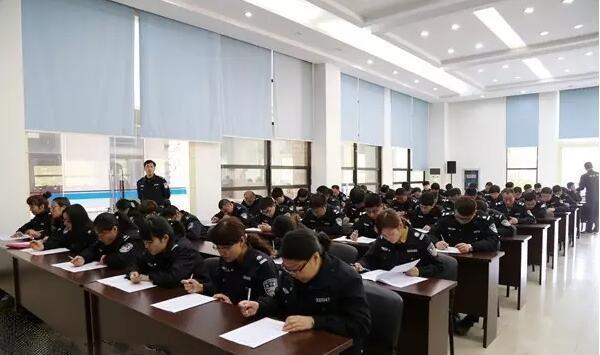 辅警也有正式的警衔了!以后看这个就可以区分辅警和警察