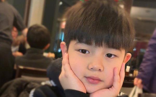 胡可分享小鱼儿日常:两个儿子两种画风,都长大了