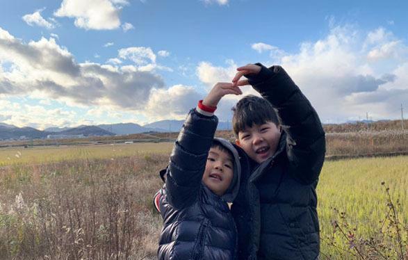 胡可分享小鱼儿日常:两个儿子两种画风,都长大了