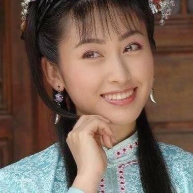 回族第一美女,曾是吴京绯闻女友,后嫁给了大23岁的丈夫