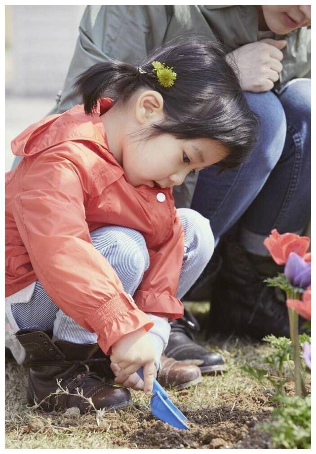 韩国天然美女李英爱的女儿,成为韩国明星子女中颜值的佼佼者!