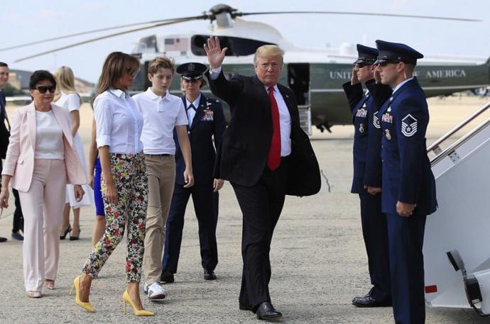 特朗普12岁儿子颜值太高,身高快赶上190cm父亲,真正的高富帅