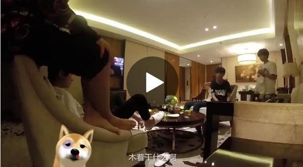 王俊凯暴露品性?“耍大牌”将练习生骂哭,真相让粉丝虚惊一场!