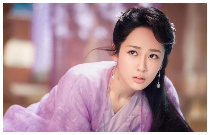 王莎莎终于变美了,告别香肠嘴以后,她的学历还提升了新高度!