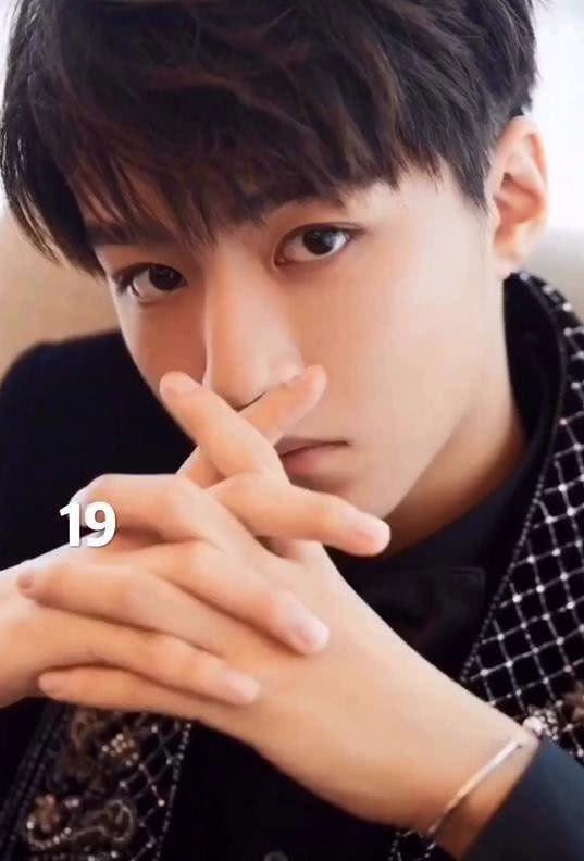 王俊凯成长照:六岁那张心都萌化了,十四岁以后颜值直线飙升