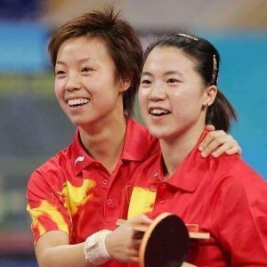 ​王楠生活有多幸福，老公送了一整条街给她，与儿子接机都上热搜！