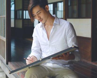 他父亲是黑社会老大,连向华强都不敢惹,他却比王思聪低调多了!