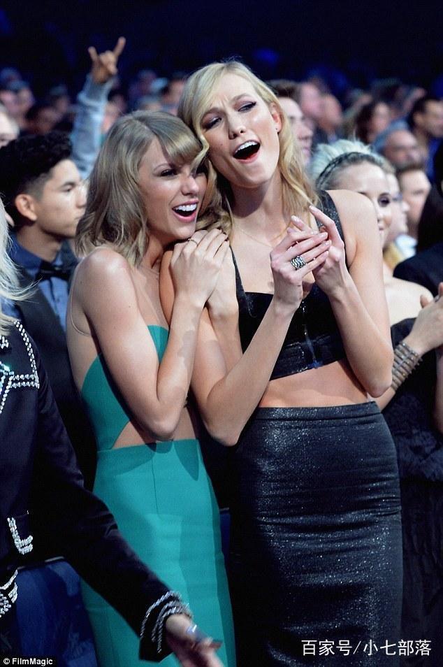 维密超模卡莉克劳斯订婚,泰勒斯威夫特保持沉默,闺蜜缘分已尽?