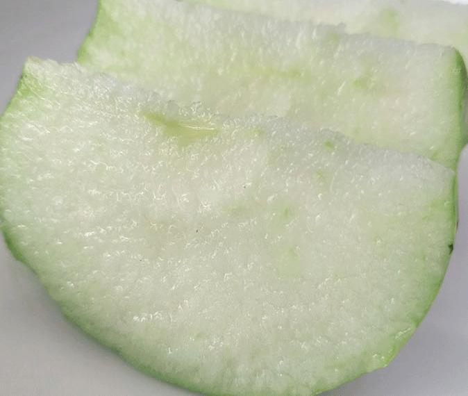 王林青苹果,脆甜多汁,独特的香味沁人心脾,吃一口从头甜到尾