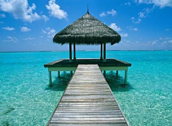 巴厘岛有一座美丽的“寺庙”,它建立在大海之上!