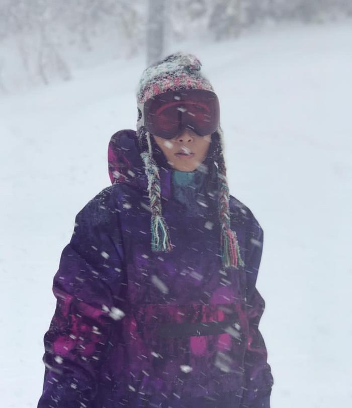 网友日本偶遇陈奕迅一家,14岁陈康堤身材高挑笑容可爱