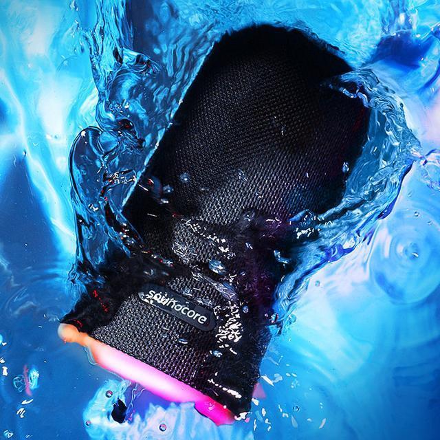 新出这低音炮,也叫无线音箱,小巧便携,音质超清