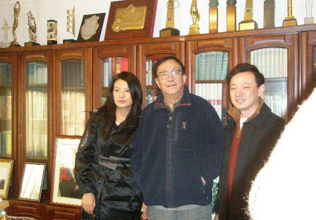 珍贵!赵薇和恩师罕见合影,留在照片里的师徒情深!