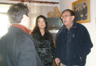 ​珍贵！赵薇和恩师罕见合影，留在照片里的师徒情深！