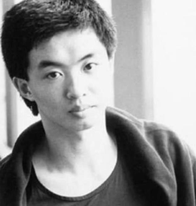 金星“男儿身”照片曝光,天生有女儿相,网友:这该死的魅力