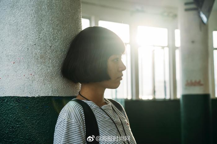 晒18岁素颜照,素颜出镜风雨云拍摄,清纯可人 网友