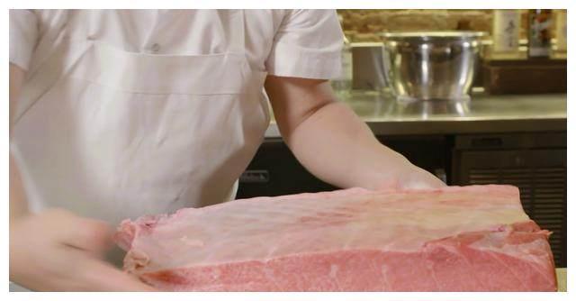 日本的顶级生鱼片，一小块就要好几万，你会花钱吃吗？