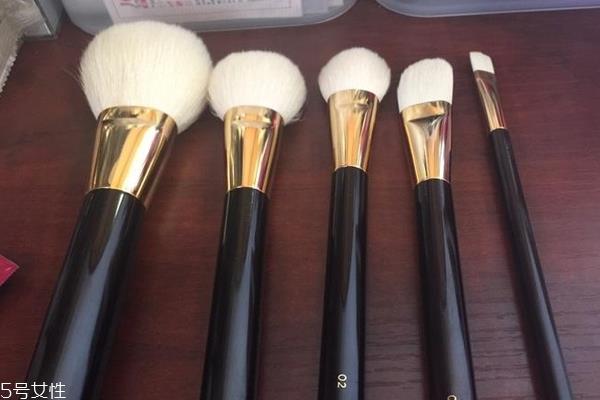 初学者用几个化妆刷最好 这5种是最基础配置 初学者用几个化妆刷最好 这5种是最基础配置