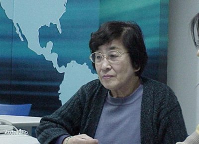 ​一个日本女人，自己靠捡面包屑度日，却还要坚持资助中国学生