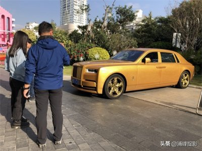 ​路遇500万黄金版劳斯莱斯，车牌11111，全身就写着两字“土豪”