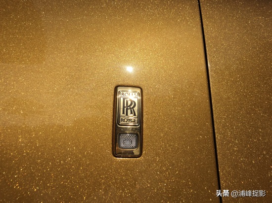 路遇500万黄金版劳斯莱斯,车牌11111,全身就写着两字“土豪”