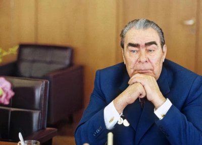 ​82年，苏联最高领导人猝死内幕，警卫梅德韦杰夫：其实早有预警