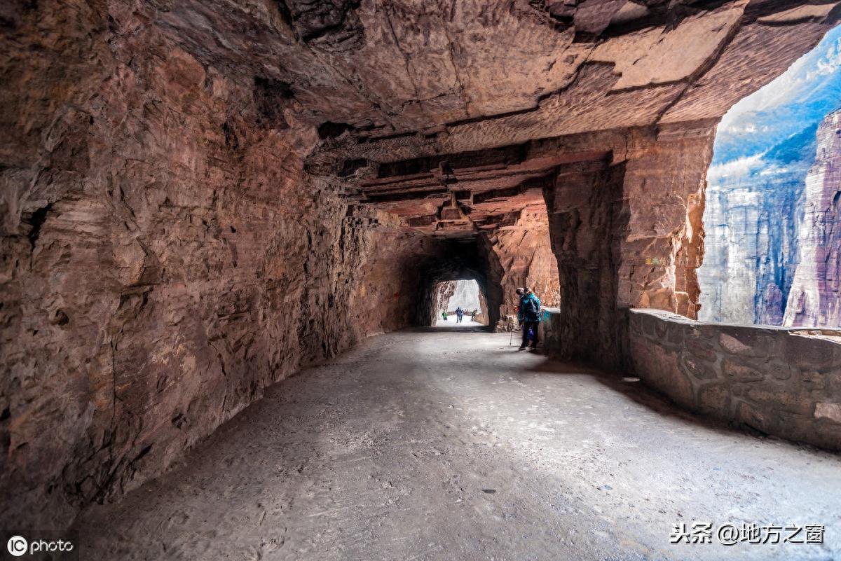河南有一座“悬崖村”，坐落于悬崖之上，先祖当年逃难于此