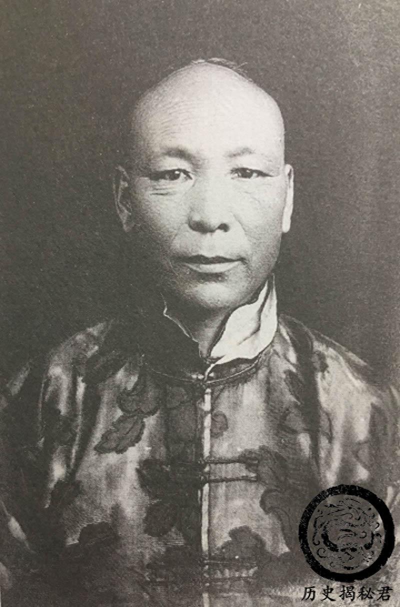 老照片带你看看清朝的太监长什么样:看看他们和正常男人有区别吗