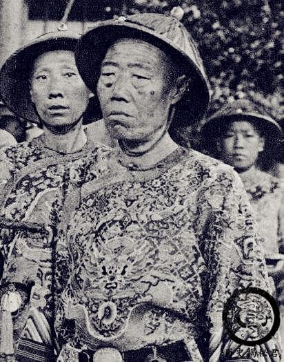 老照片带你看看清朝的太监长什么样:看看他们和正常男人有区别吗