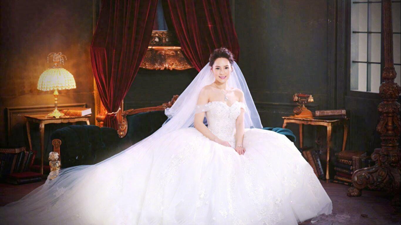 阿娇38岁生日,阿Sa深情献吻,距离“那件事”10年,她终于摆脱了