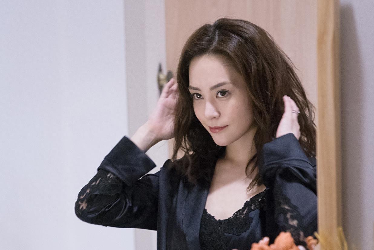 阿娇38岁生日,阿Sa深情献吻,距离“那件事”10年,她终于摆脱了