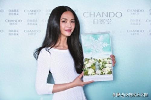 她是影视歌话明星,配音主唱,封面女郎,广告模特,微博女王姚晨