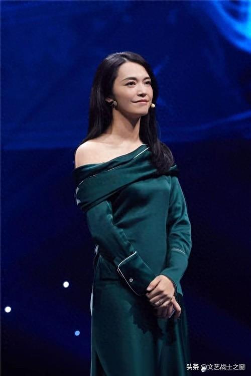 她是影视歌话明星,配音主唱,封面女郎,广告模特,微博女王姚晨